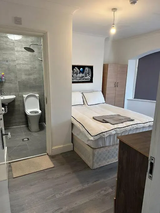 Holiday home Ashburton House Villa Ilford United Kingdom