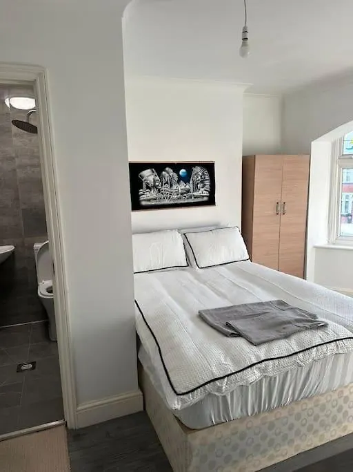 Holiday home Ashburton House Villa Ilford United Kingdom