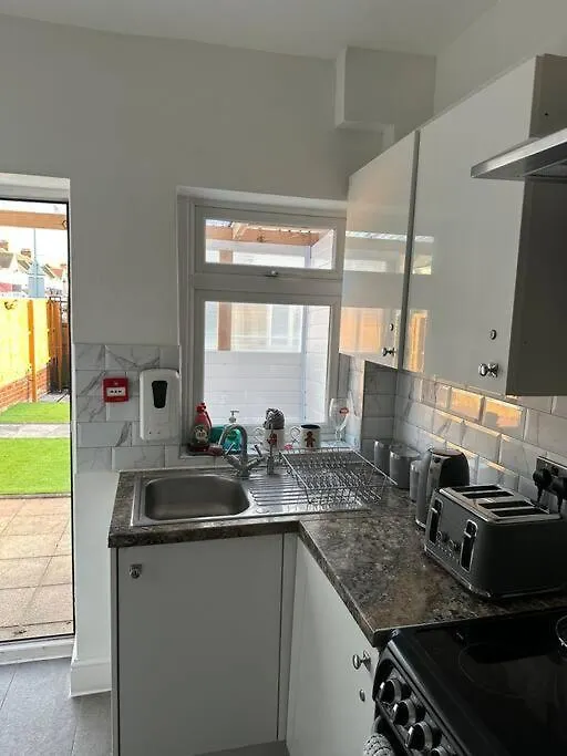 Ashburton House Villa Ilford